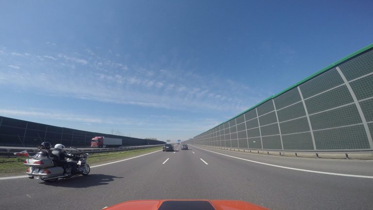 motocykl na autostradzie